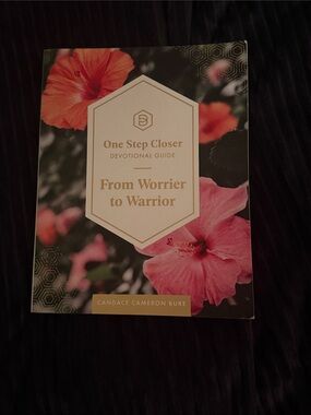 Candace Cameron Bure Pink Floral "One Step Closer" Devotional Guide